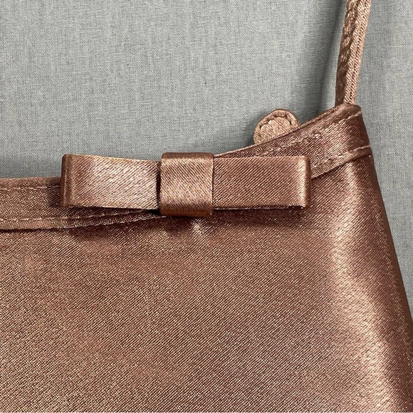 ADORABLE Claire's Y2K Bow Detail Satin-like Occasion Handbag - Picture 4 of 17